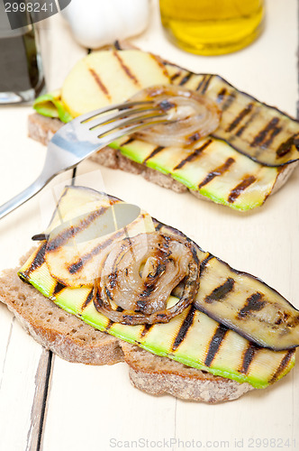 Image of grilled vegetables on bread