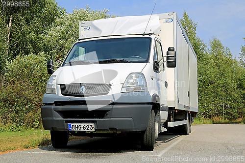 Image of White Renault Mascott Light Duty Truck