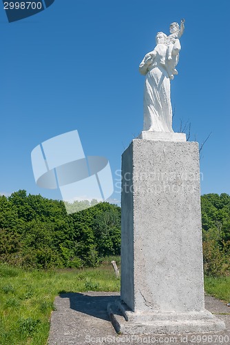 Image of Sculpture of Mother with child, Baltysk. Russia