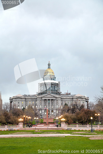 Image of Colorado state capitol building in Denver