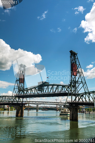 Image of Hawthorne drawbridge in Portland, Oregon