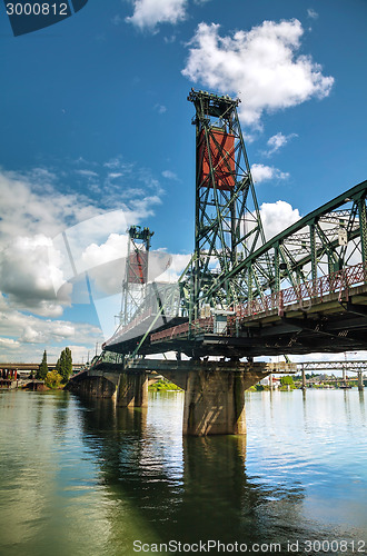 Image of Hawthorne drawbridge in Portland, Oregon