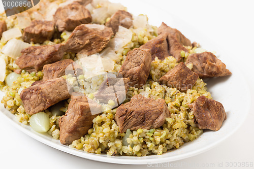 Image of Beef and frikeh serving dish