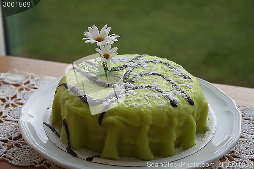 Image of Cake with green marzipan