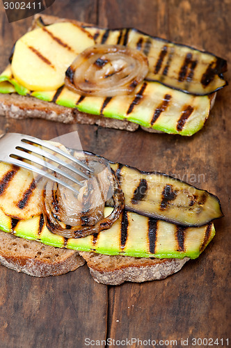 Image of grilled vegetables on bread