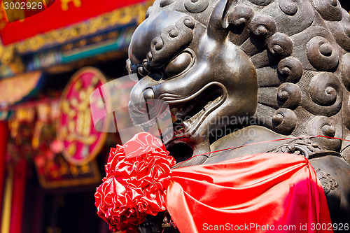 Image of Chinese lion statue 