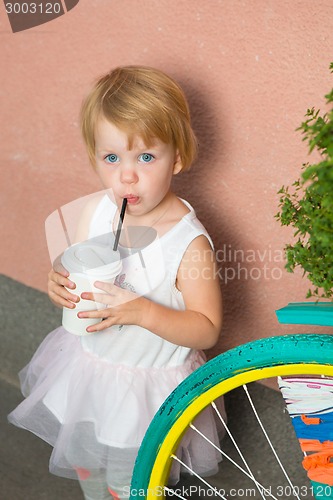 Image of Healthy kid, milk 