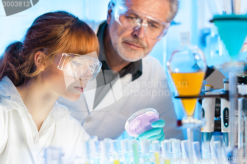 Image of Health care professionals in lab.