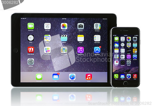 Image of Apple Space Gray iPhone 6 and iPad Air 2 Wi-Fi + Cellular