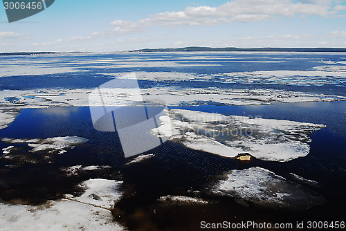 Image of melting ice on Lake Onega