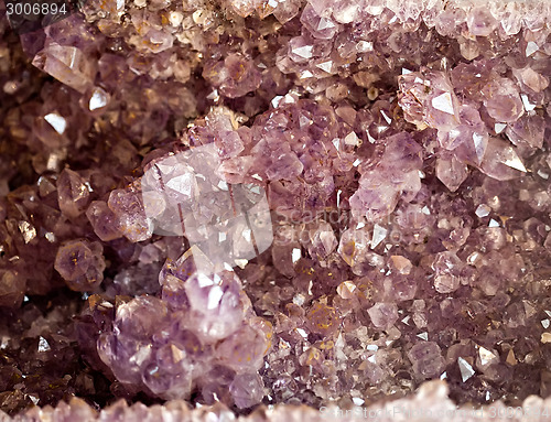 Image of amethyst crystals druse