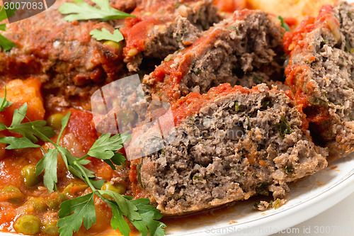 Image of Meatloaf serving dish closeup