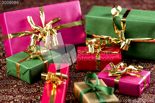 Image of Seven Small Gifts with Bowknots