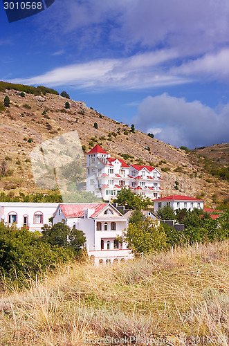 Image of House on the hills
