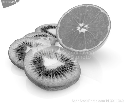 Image of slices of kiwi and half orange