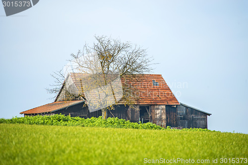 Image of old barn in the green