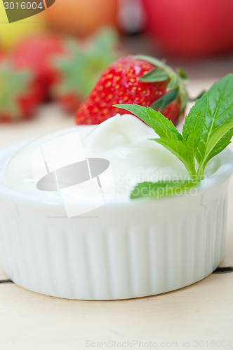 Image of organic Greek yogurt and strawberry