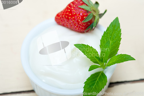 Image of organic Greek yogurt and strawberry