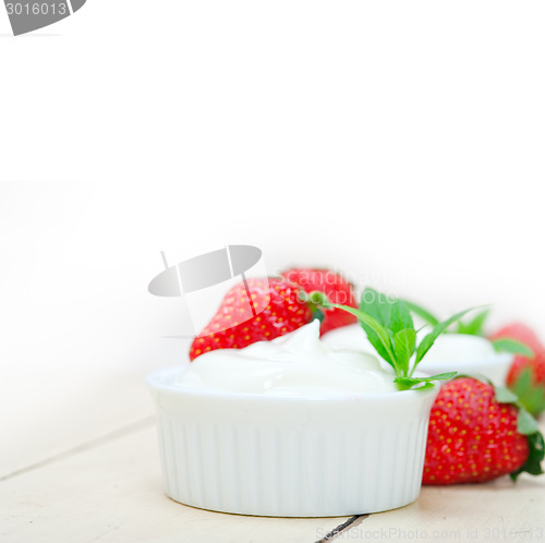 Image of organic Greek yogurt and strawberry