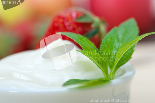 Image of organic Greek yogurt and strawberry