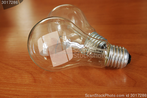 Image of two incandescent bulbs