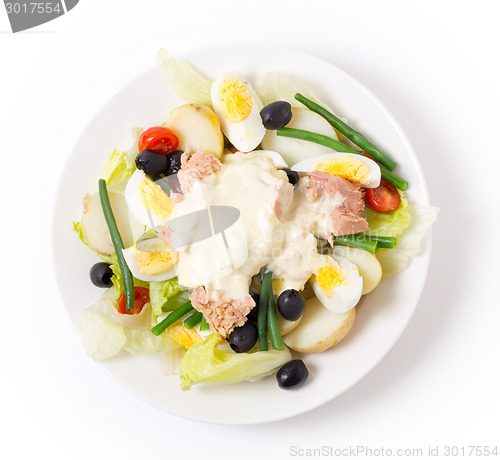 Image of Nicoise salad from above