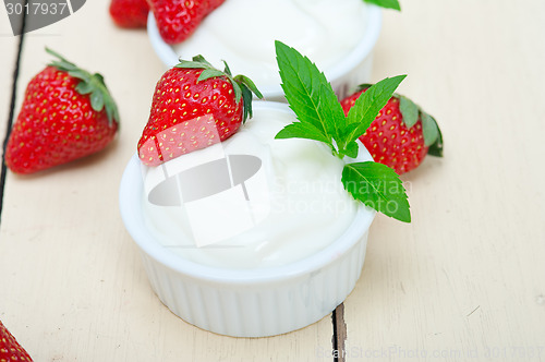 Image of organic Greek yogurt and strawberry