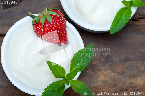 Image of organic Greek yogurt and strawberry