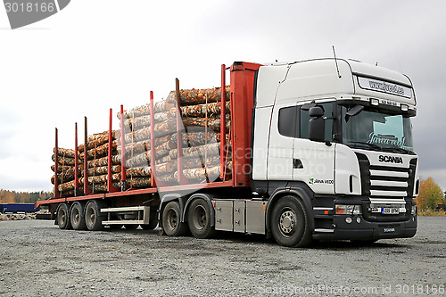 Image of Scania R480 Heavy Truck Hauls Timber 