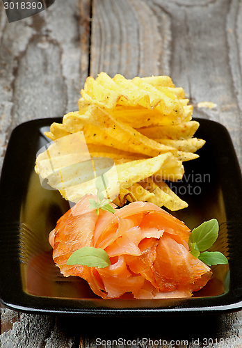 Image of Smoked Salmon and Potato Chips