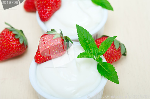 Image of organic Greek yogurt and strawberry