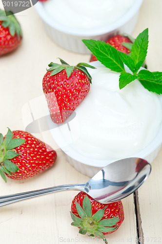 Image of organic Greek yogurt and strawberry