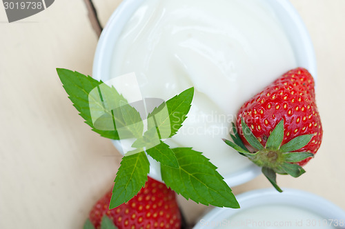 Image of organic Greek yogurt and strawberry