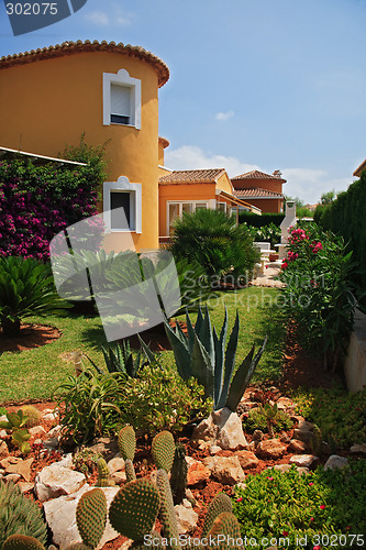 Image of Villa with garden