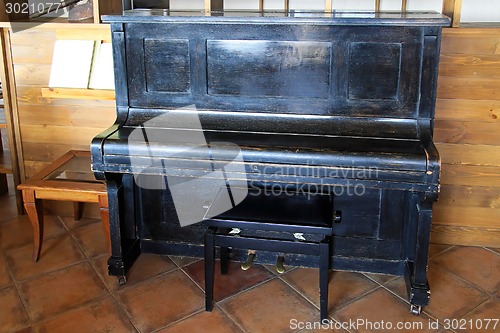 Image of Upright piano