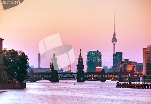 Image of Berlin cityscape with Oberbaum bridge