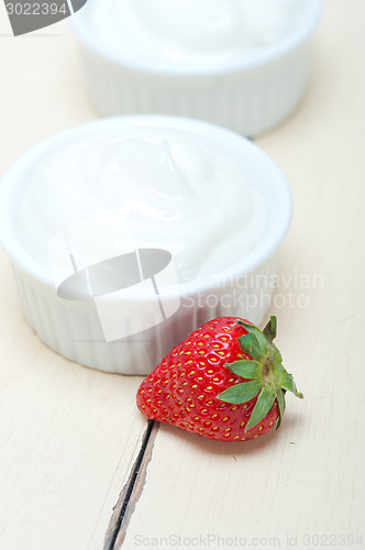 Image of organic Greek yogurt and strawberry