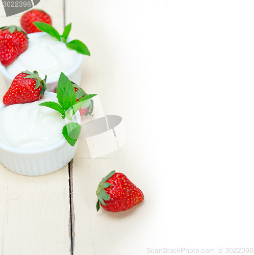 Image of organic Greek yogurt and strawberry