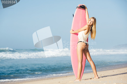Image of Blode surfer Girl