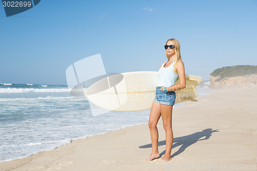 Image of Blode surfer Girl