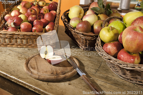 Image of  different apple varieties