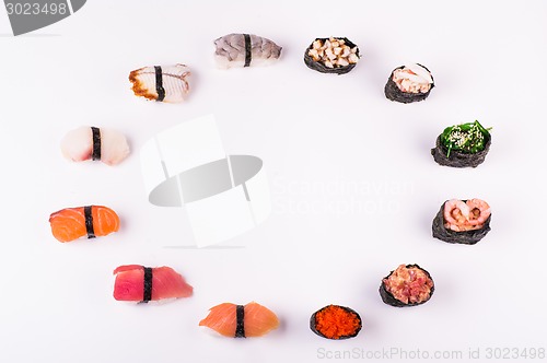 Image of set of different sushi 