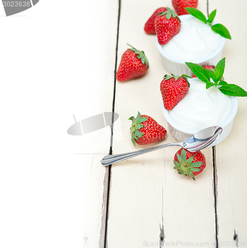 Image of organic Greek yogurt and strawberry