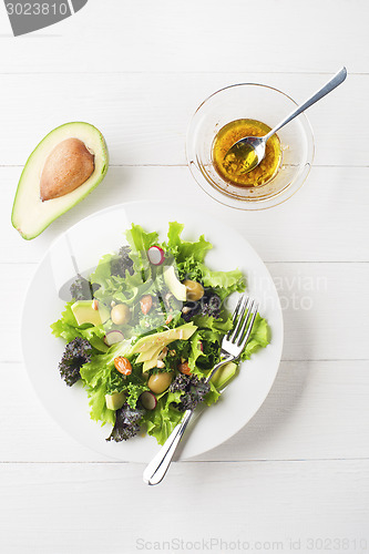 Image of Salad with avocado