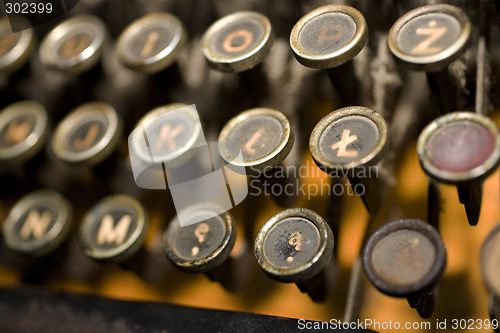 Image of old typewrite