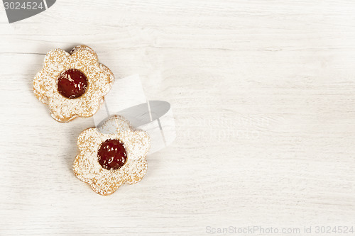 Image of Linzer eyes white background  