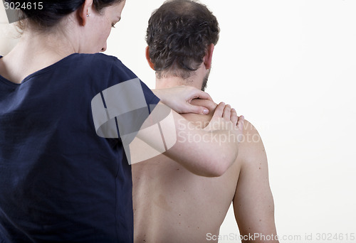 Image of physiotherapist knead