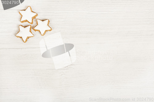 Image of white wood background with cookies