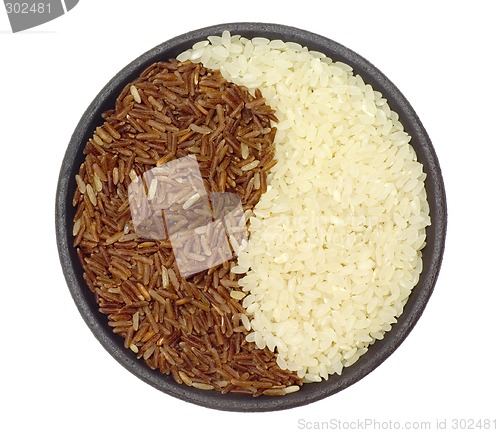 Image of Bowl of brown and white rice

