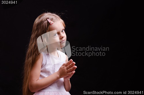 Image of Five-year girl make a wish